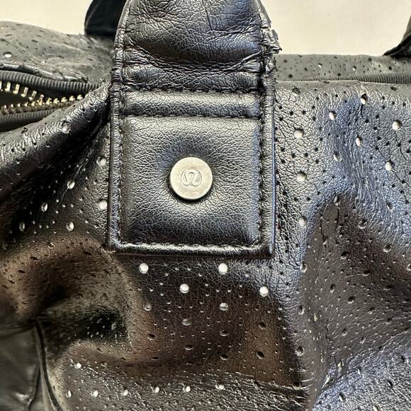Lululemon Daily Gym Bag in Black Medium Duffle Overnight Faux Leather Top Handle - Picture 7 of 16